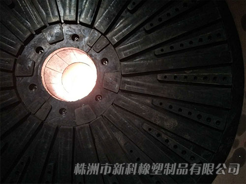 球磨機橡膠內(nèi)襯 球磨機橡膠內(nèi)襯